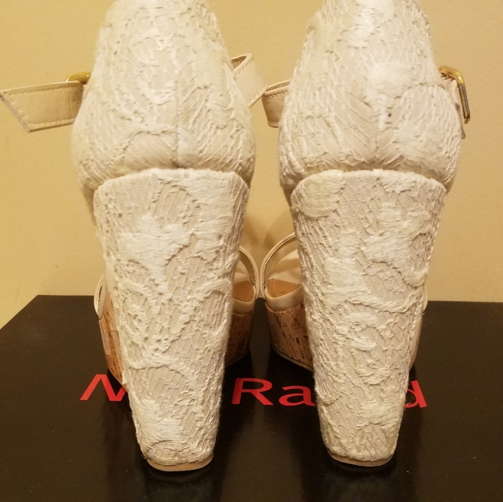 Lace beige wedges